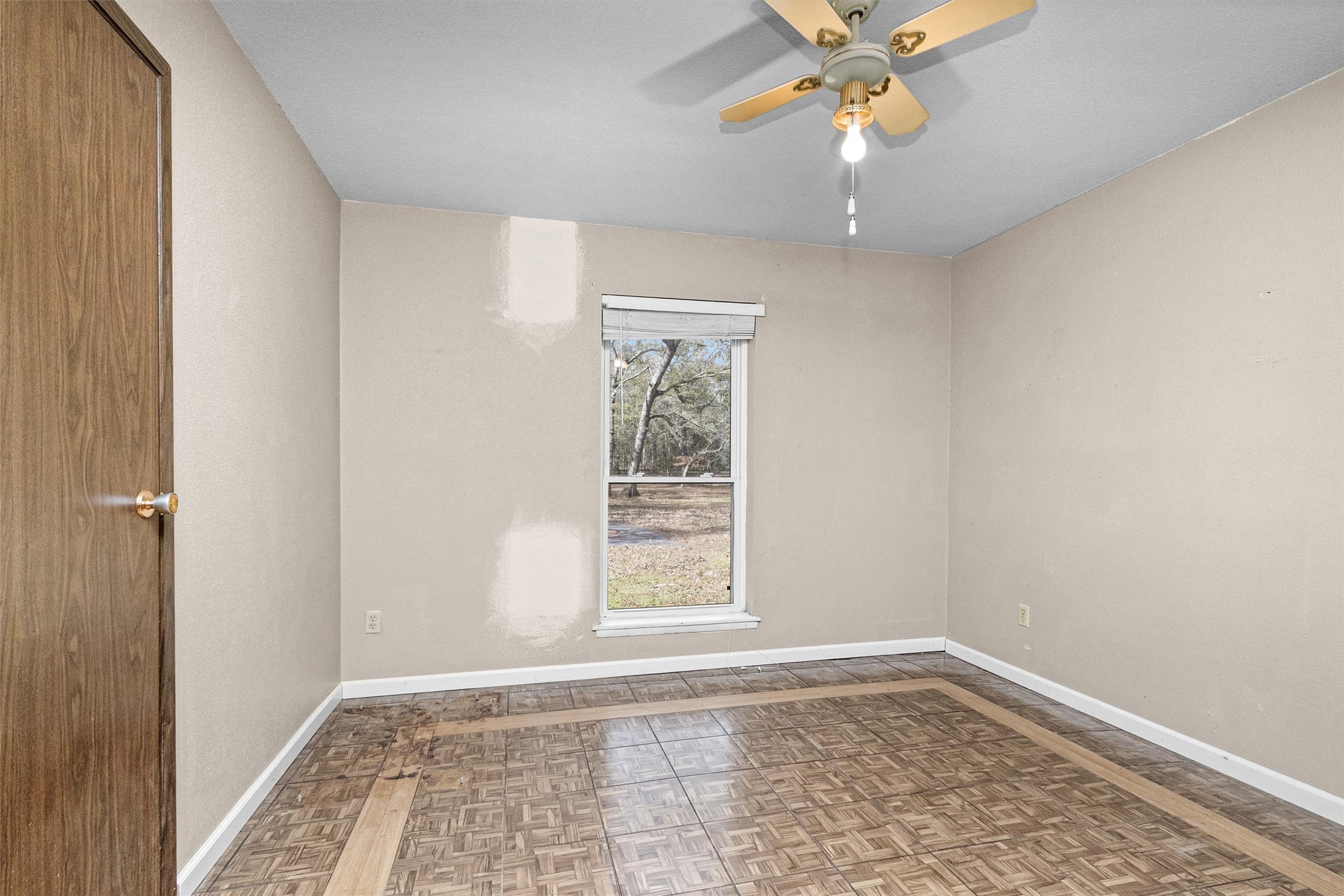 10067 White Rock Road Conroe, TX 77306 - Photo 31 of 46 a view of an empty room with a window