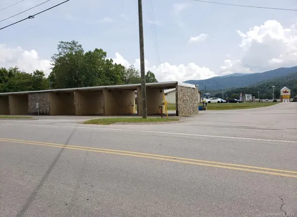 $450,000 | 19 Riverwood Road, Swannanoa, NC 28778