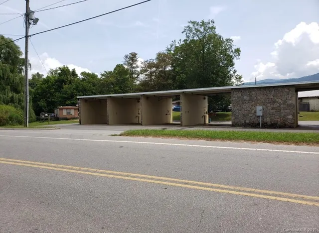 $450,000 | 19 Riverwood Road, Swannanoa, NC 28778