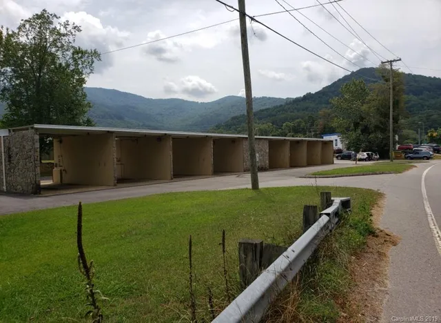 $450,000 | 19 Riverwood Road, Swannanoa, NC 28778