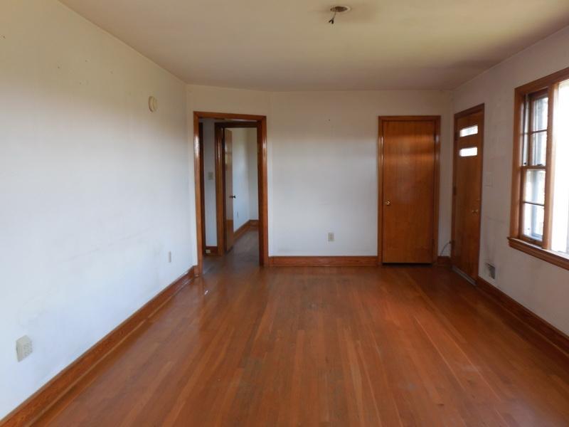 4707 Showalter Road Northwest Roanoke, VA 24017 - Photo 12 of 14 LIVING ROOM