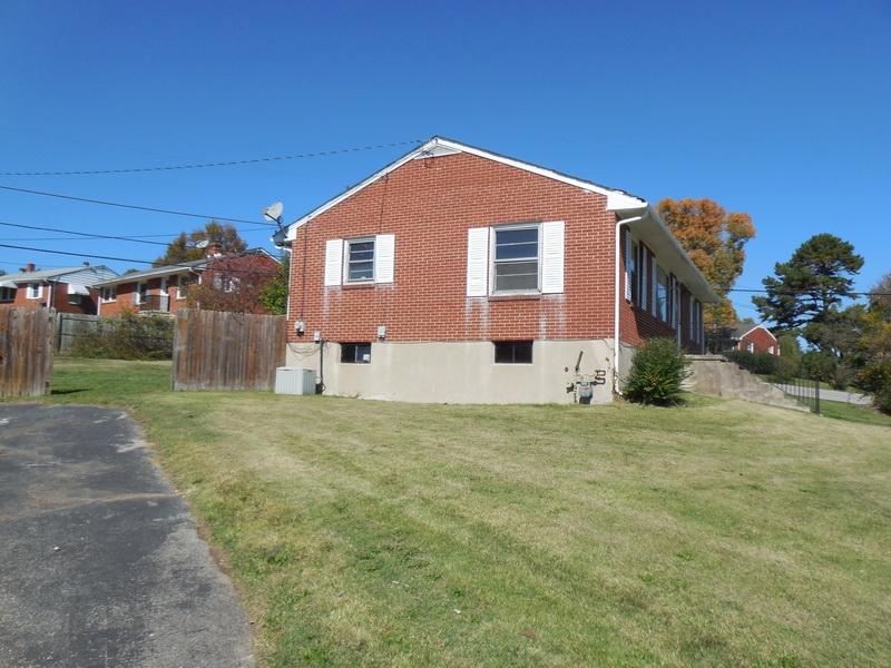4707 Showalter Road Northwest Roanoke, VA 24017 - Photo 14 of 14 SIDE L