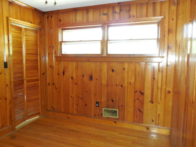 BEDROOM 3- DEN