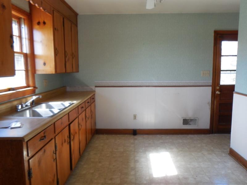 4707 Showalter Road Northwest Roanoke, VA 24017 - Photo 10 of 14 KITCHEN
