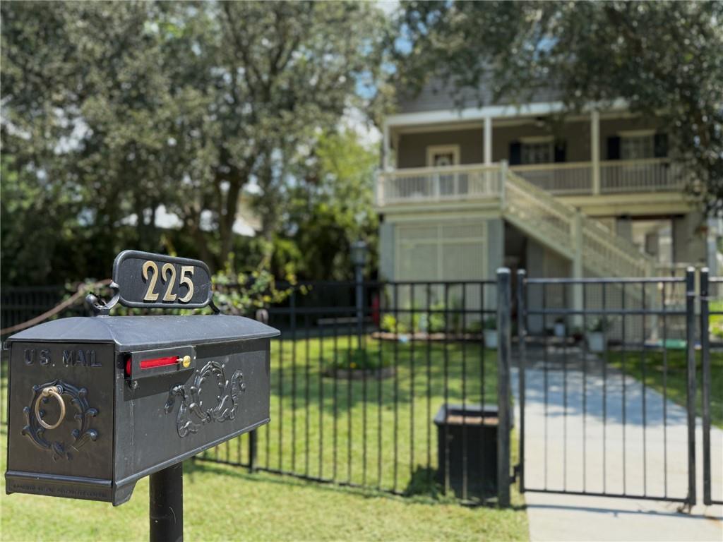 225 West Street Mandeville, LA 70448 - Photo 4 of 51