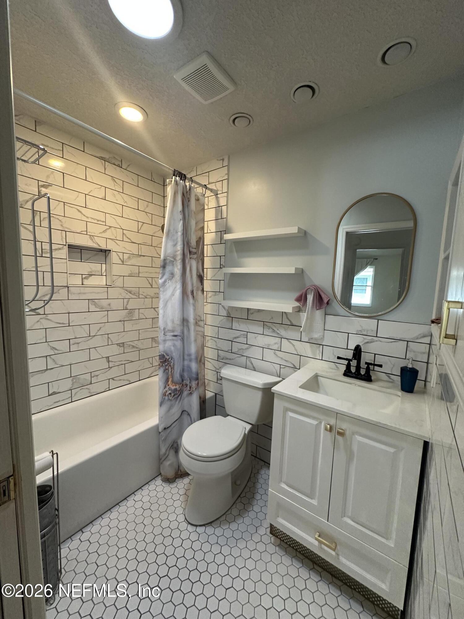 511 Pheasant Run Ponte Vedra Beach, FL 32082 - Photo 15 of 23 Pheasant Run hall bath