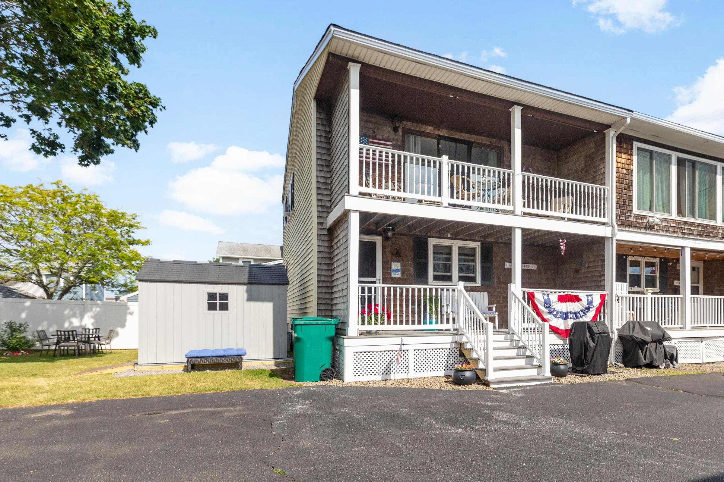 14 Fellows Avenue, Unit 2 Hampton, NH 03842 - Photo 3 of 34