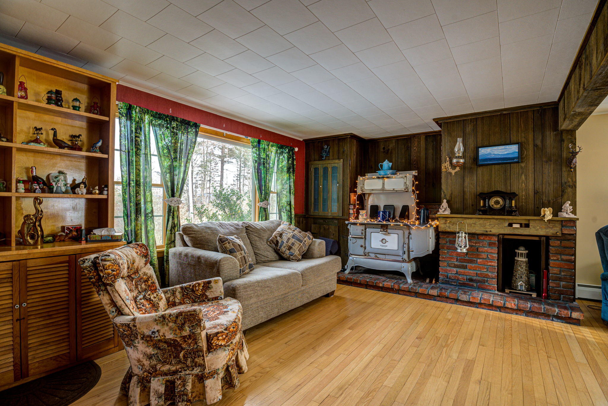 43 Hall Hill Road Rumford, ME 04276 - Photo 9 of 45 Living room
