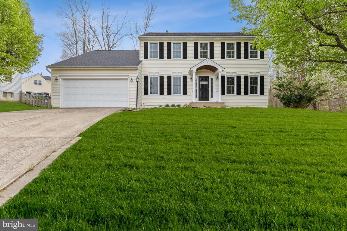 5 Basalt Drive Fredericksburg, VA 22406 - Photo 3 of 41 a house view with a garden space