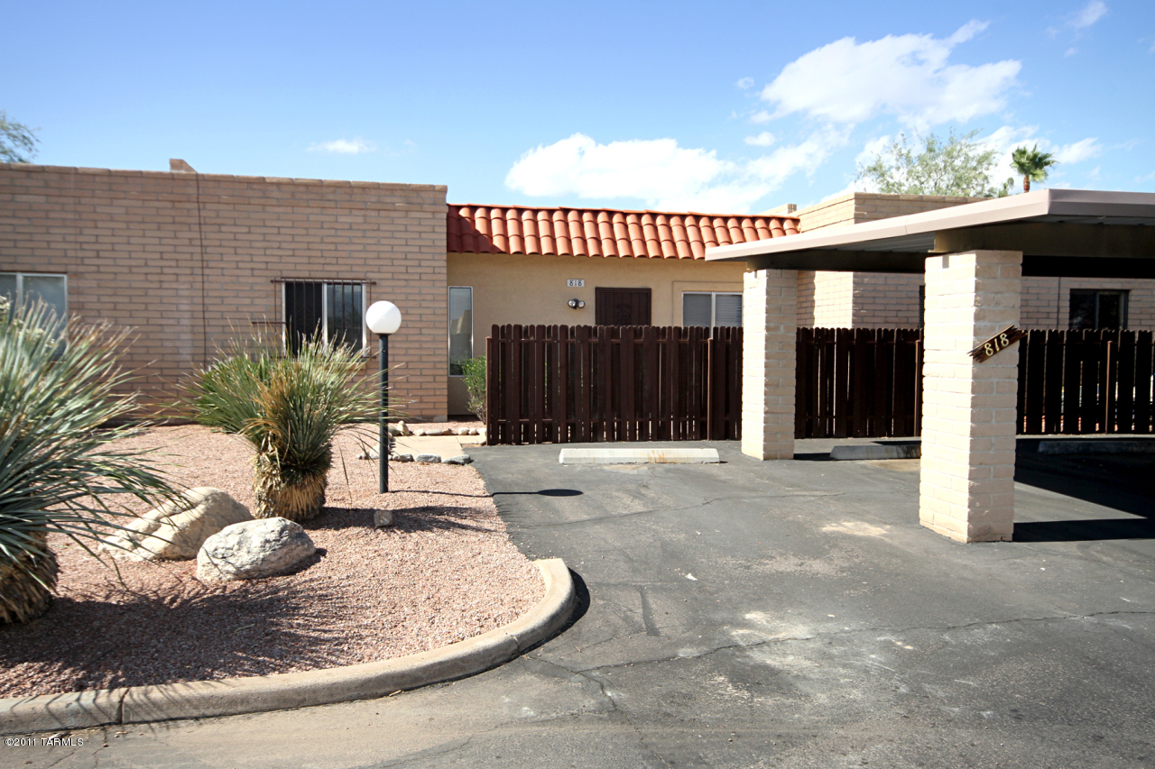 818 South Pantano Road Tucson, AZ 85710 - Photo 1 of 16 Gallery Image 1