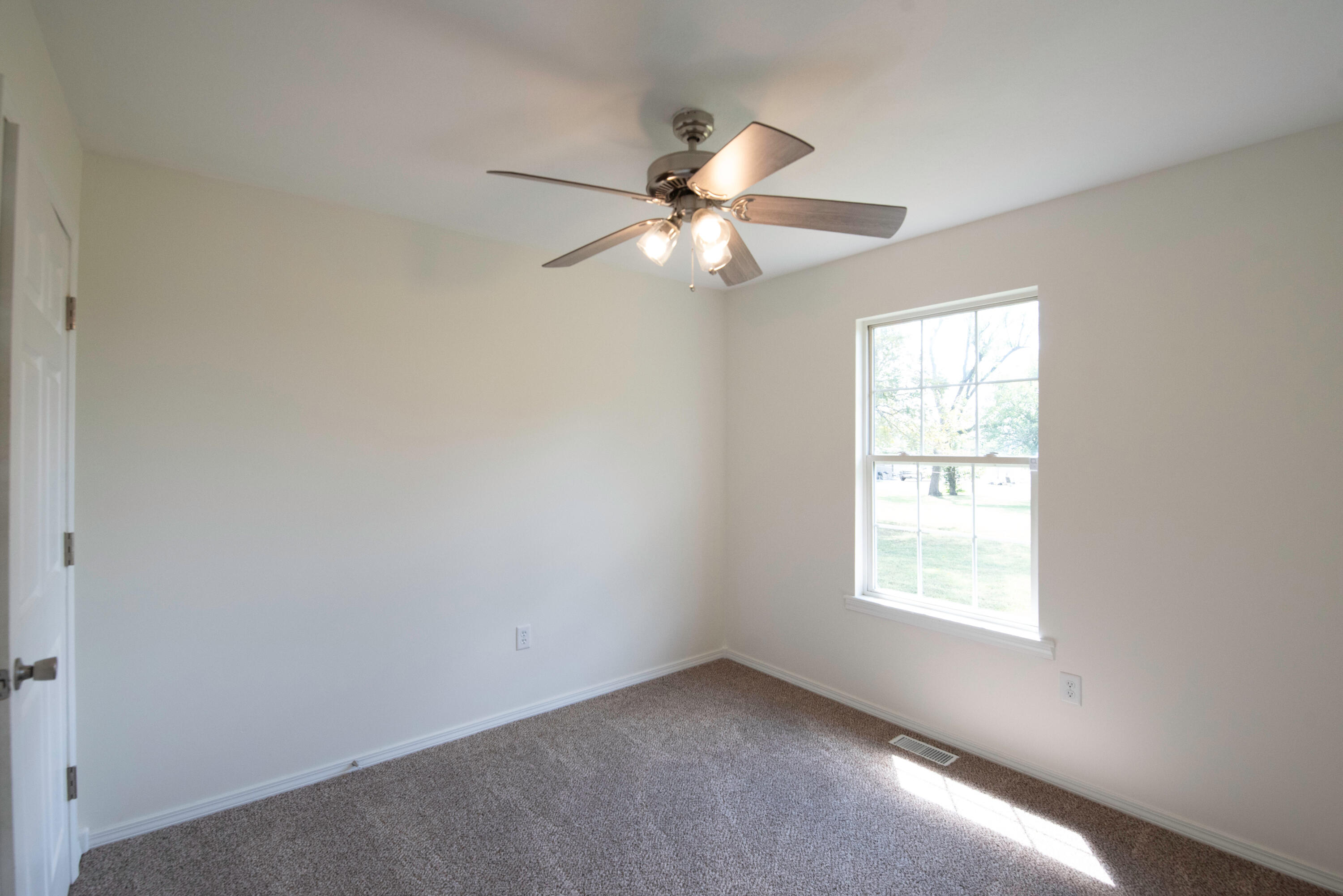 2916 West Chestnut Street Springfield, MO 65803 - Photo 6 of 9 J1N_6225-Edit