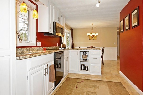 7 Gary Road Chelmsford, MA 01824 - Photo 4 of 26