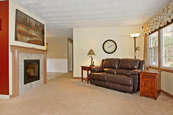 7 Gary Road Chelmsford, MA 01824 - Photo 9 of 26