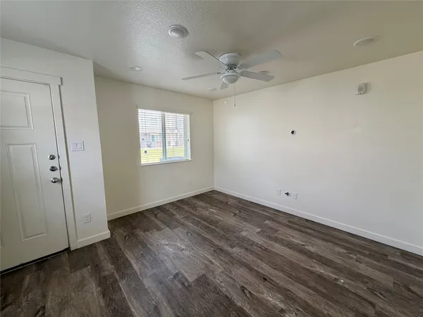 $1,595 | 21155 Gosling Road, Unit 27D, Spring, TX 77388