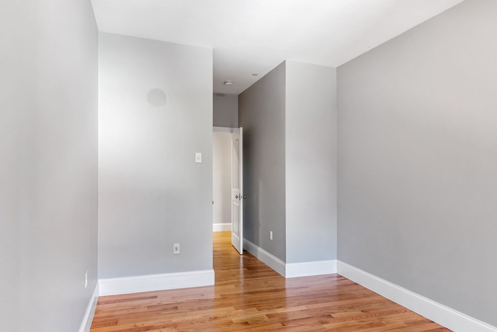 15 Preble Street, Unit 4 Boston, MA 02127 - Photo 11 of 23