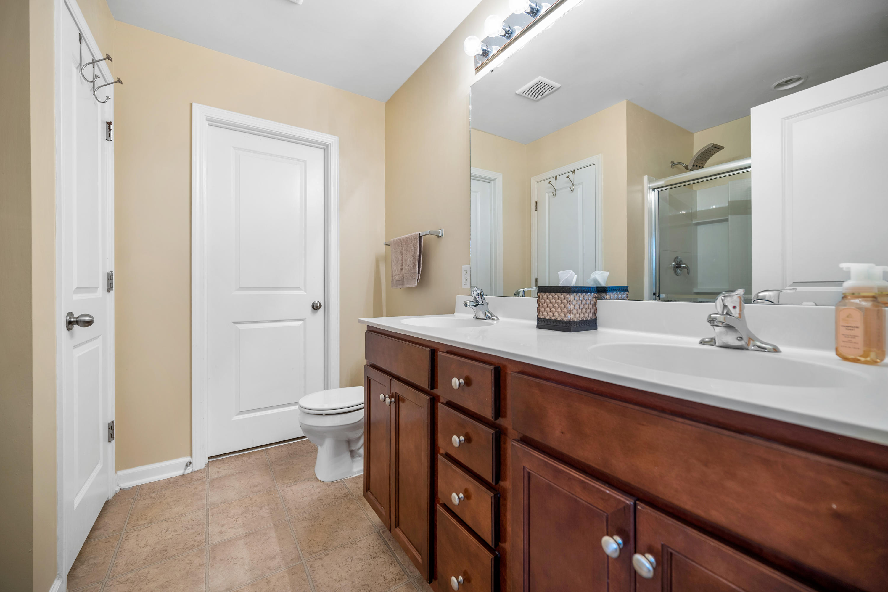 126 Brookhaven Road Summerville, SC 29486 - Photo 18 of 49 OWNER EN SUITE