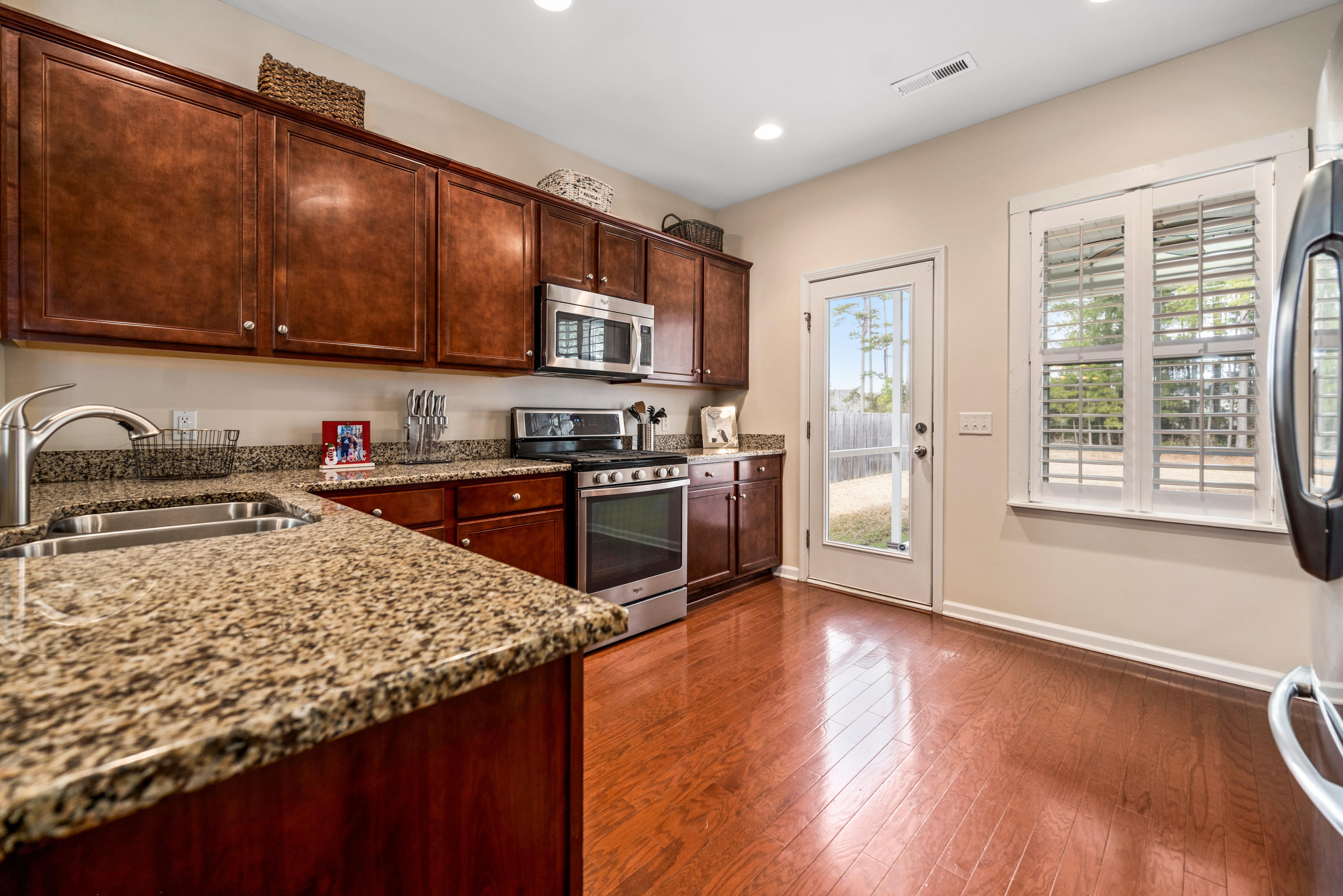126 Brookhaven Road Summerville, SC 29486 - Photo 10 of 49 KITCHEN