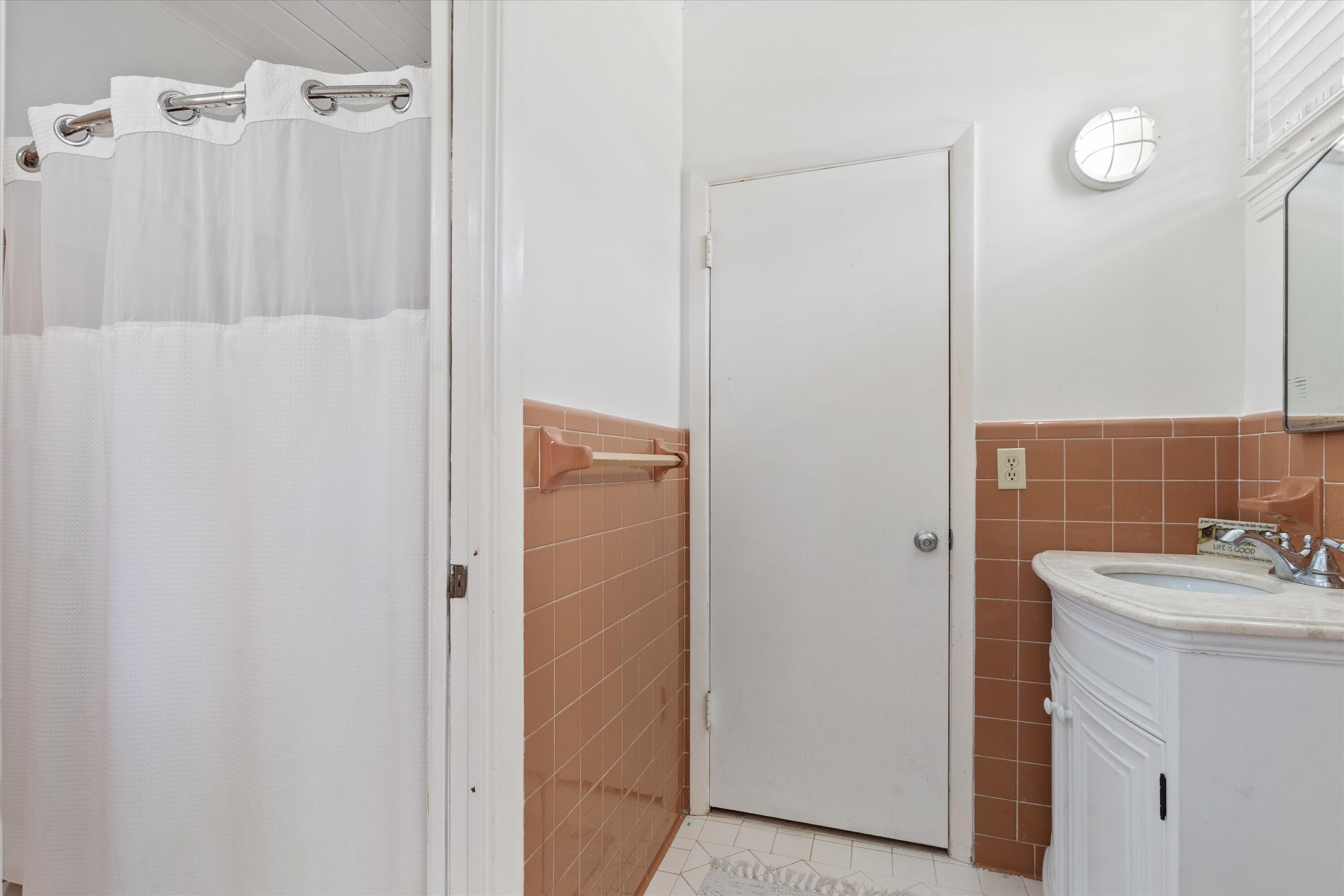 3523 Lone Pine Road Delray Beach, FL 33445 - Photo 33 of 50 Bathroom 3