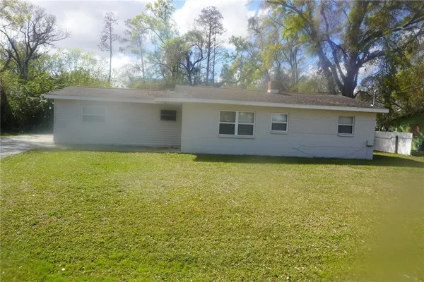 $2,000 | 5014 Garden Lane, Tampa, FL 33610