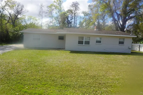 $2,000 | 5014 Garden Lane, Tampa, FL 33610