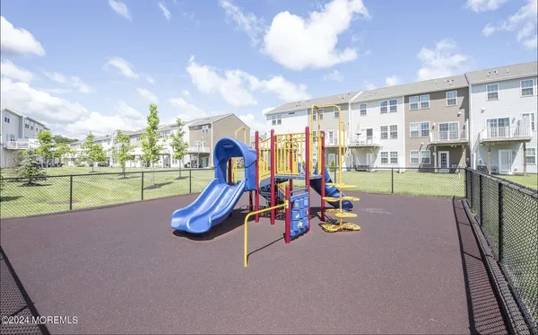 $4,300 | 115 Beacon Lane, Unit 402, Eatontown, NJ 07724