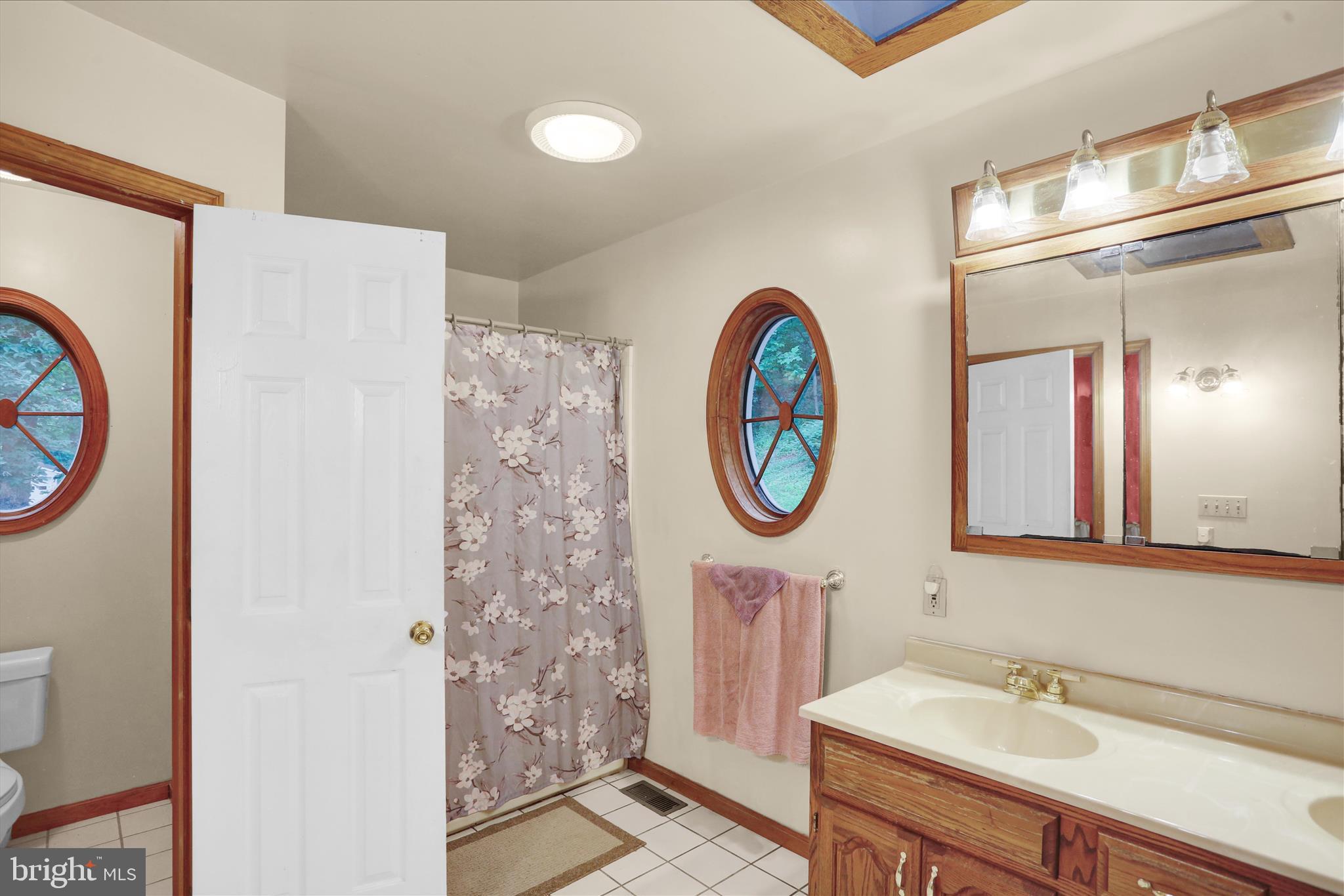 547 Seidels Run Road Leesport, PA 19533 - Photo 37 of 48 En suite bath