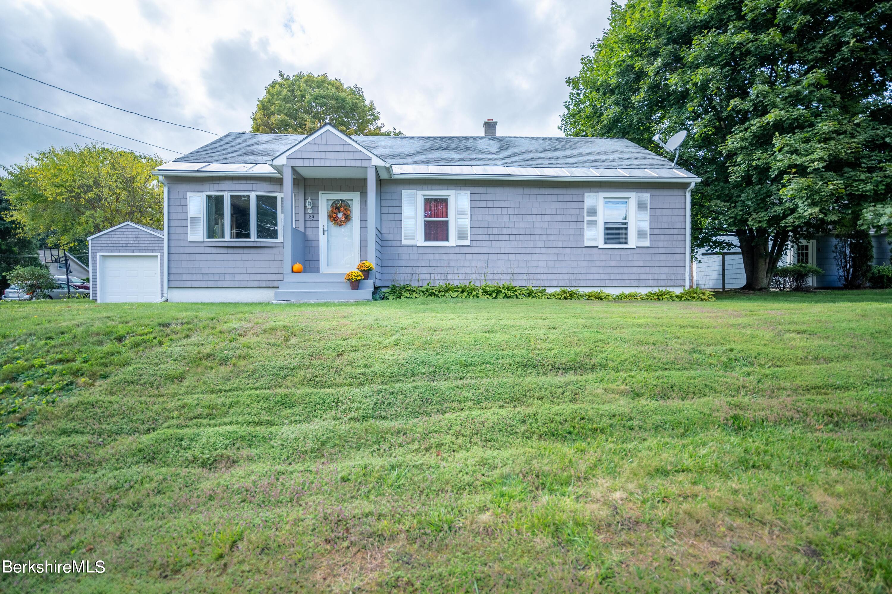 29 Ridge Avenue Pittsfield, MA 01201 - Photo 2 of 20 2