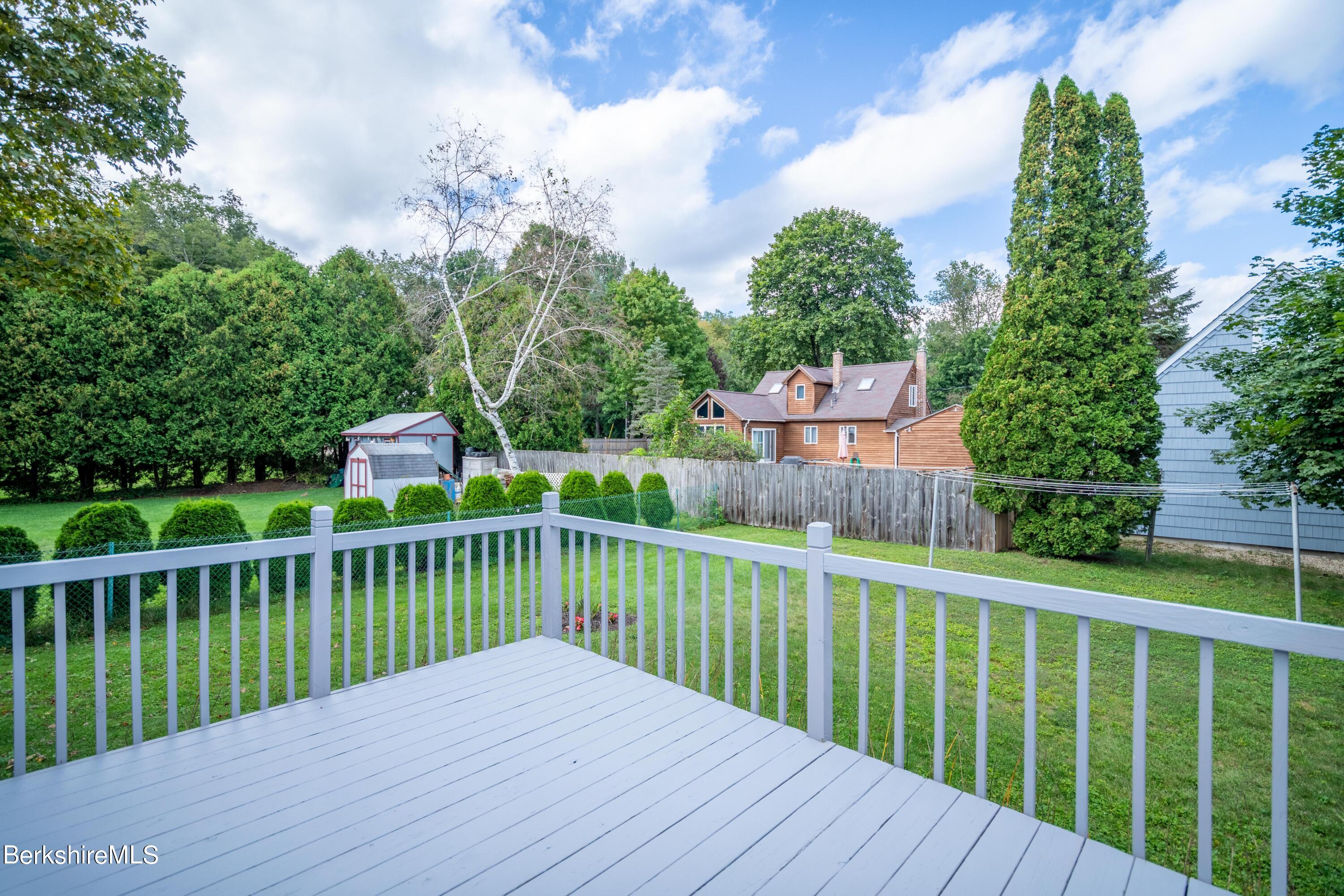29 Ridge Avenue Pittsfield, MA 01201 - Photo 5 of 20 6