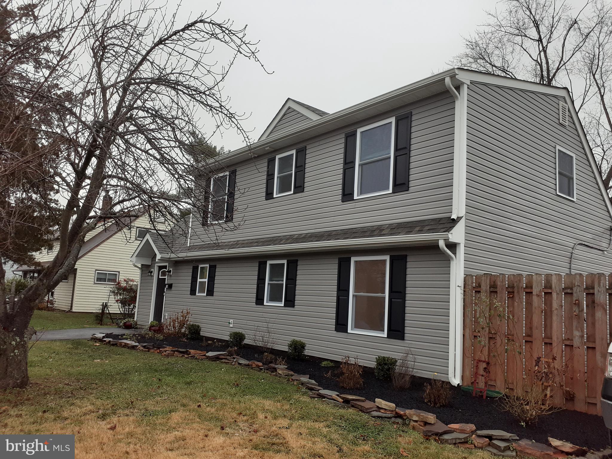 28 Inlet Road Levittown, PA 19057 - Photo 2 of 25 Gallery Image 2