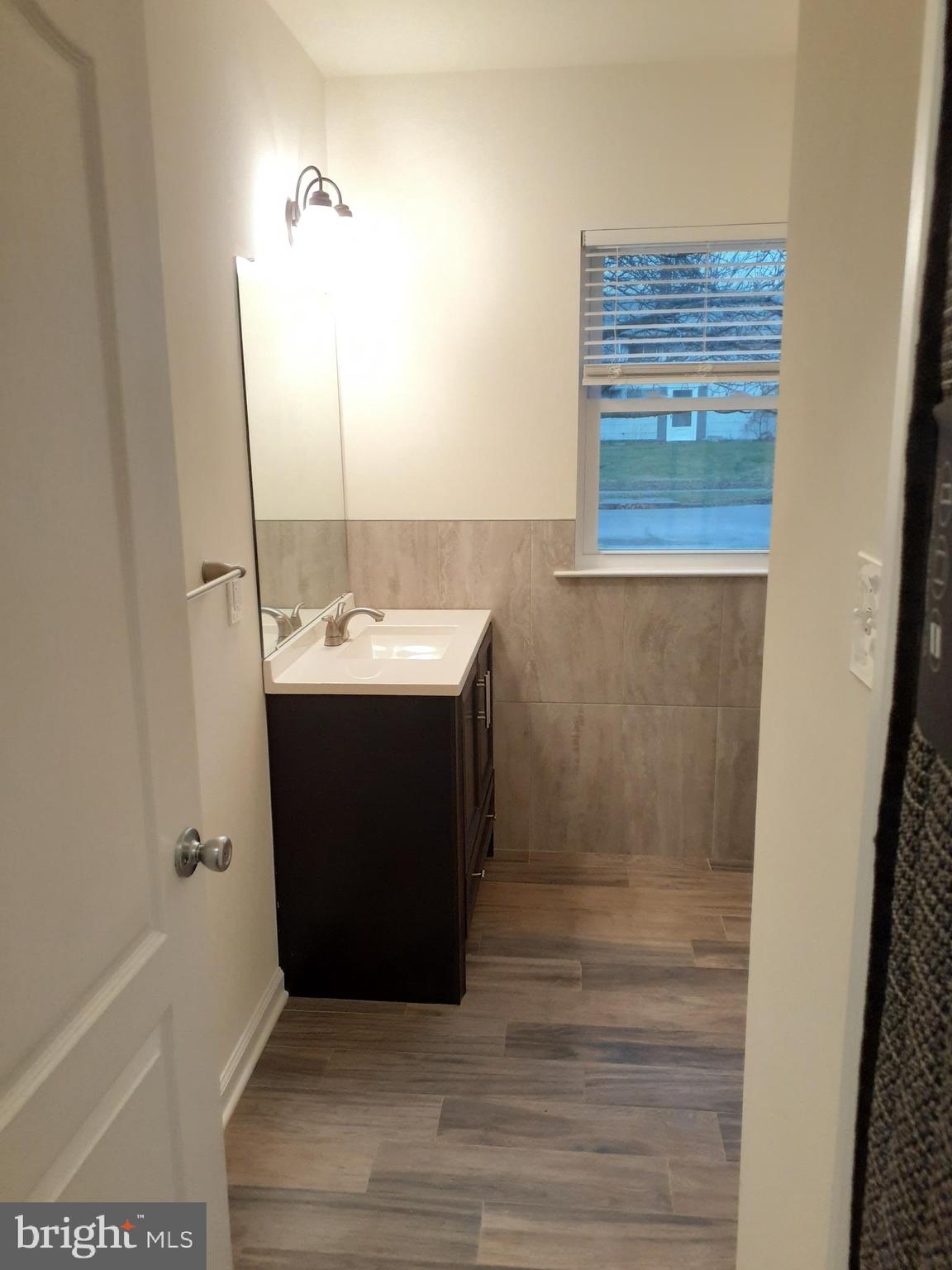 28 Inlet Road Levittown, PA 19057 - Photo 12 of 25 Gallery Image 12