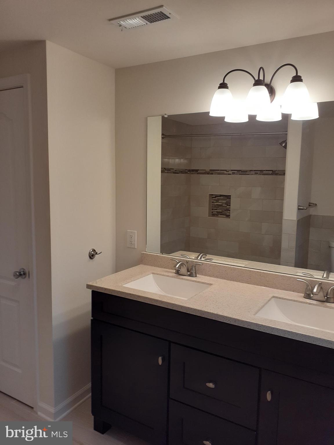 28 Inlet Road Levittown, PA 19057 - Photo 13 of 25 Gallery Image 13