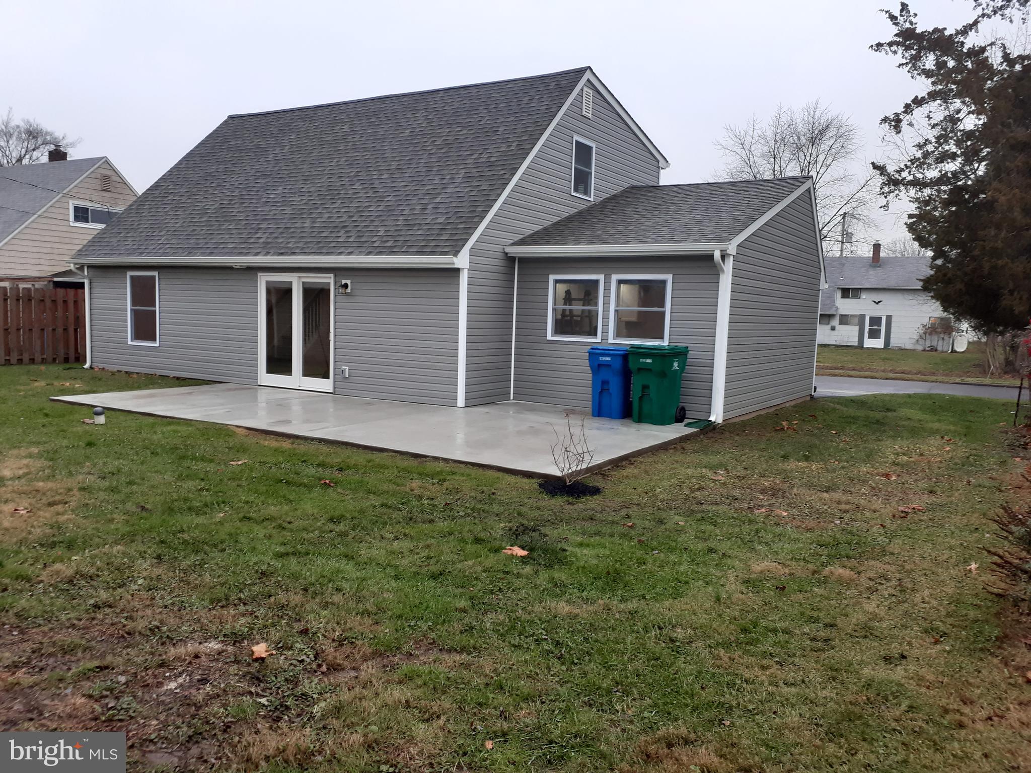 28 Inlet Road Levittown, PA 19057 - Photo 3 of 25 Gallery Image 3