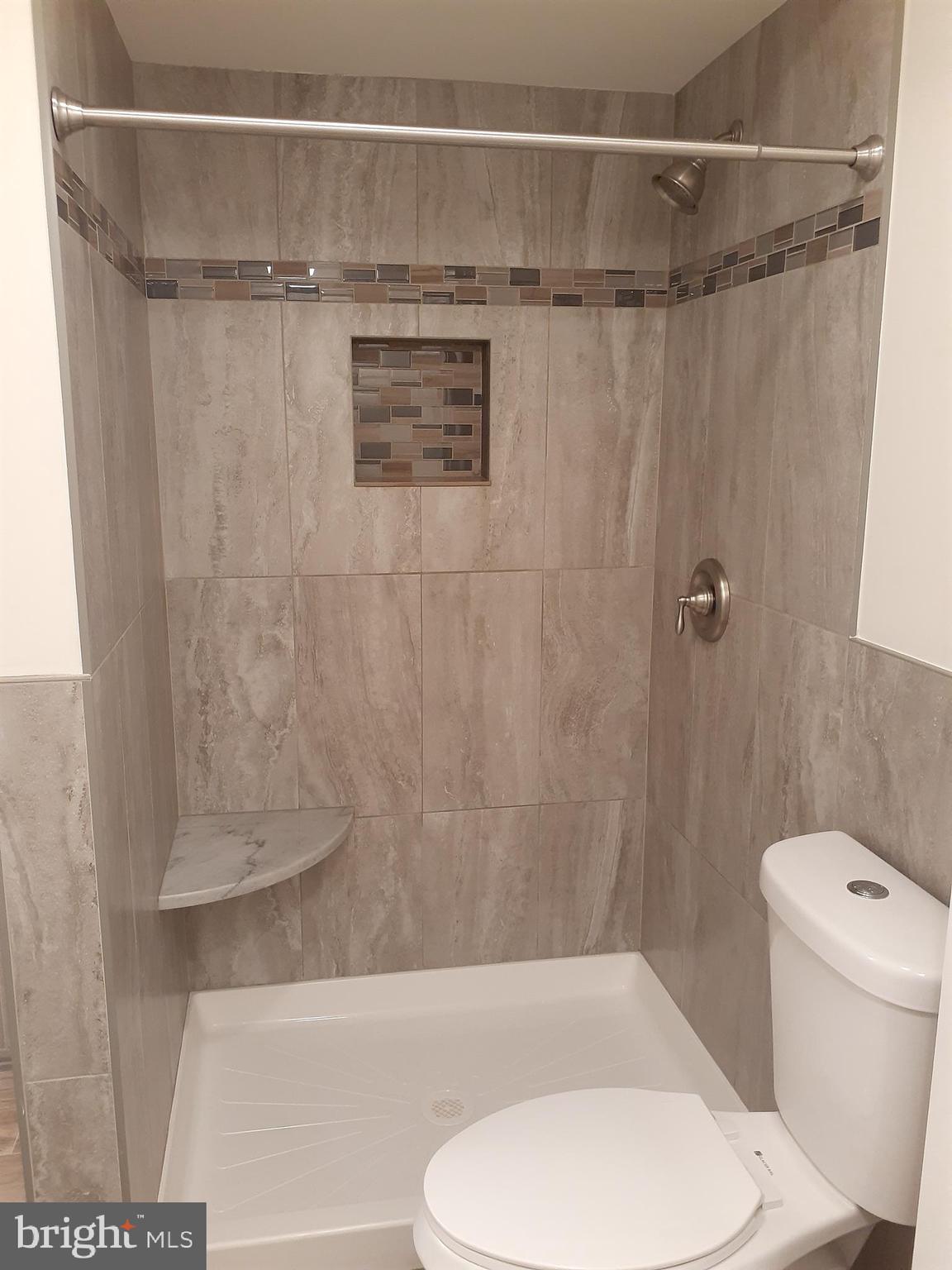 28 Inlet Road Levittown, PA 19057 - Photo 10 of 25 Gallery Image 10