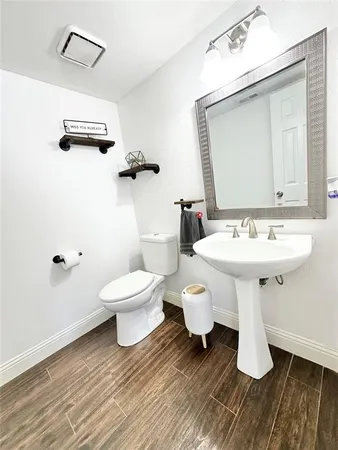 $295,000 | 213 Cimarron Trail, Unit 1, Irving, TX 75063