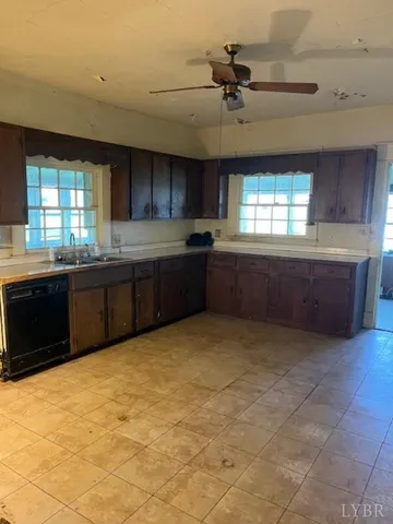 $75,000 | 201 Charlotte Avenue, Phenix, VA 23959