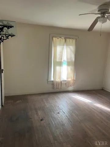 $75,000 | 201 Charlotte Avenue, Phenix, VA 23959