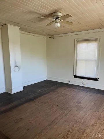 $75,000 | 201 Charlotte Avenue, Phenix, VA 23959