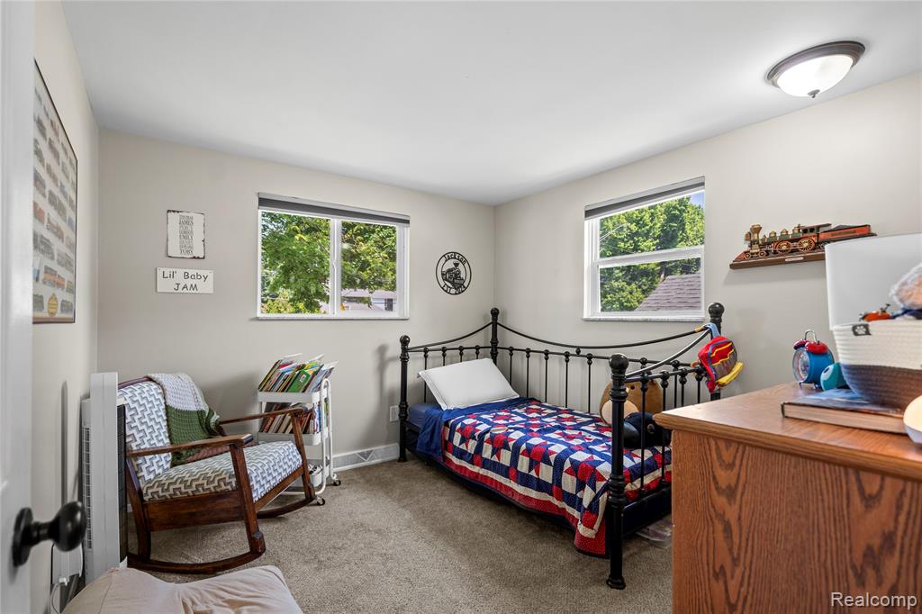 6615 Hatchery Road Waterford, MI 48327 - Photo 12 of 23 Gallery Image 12