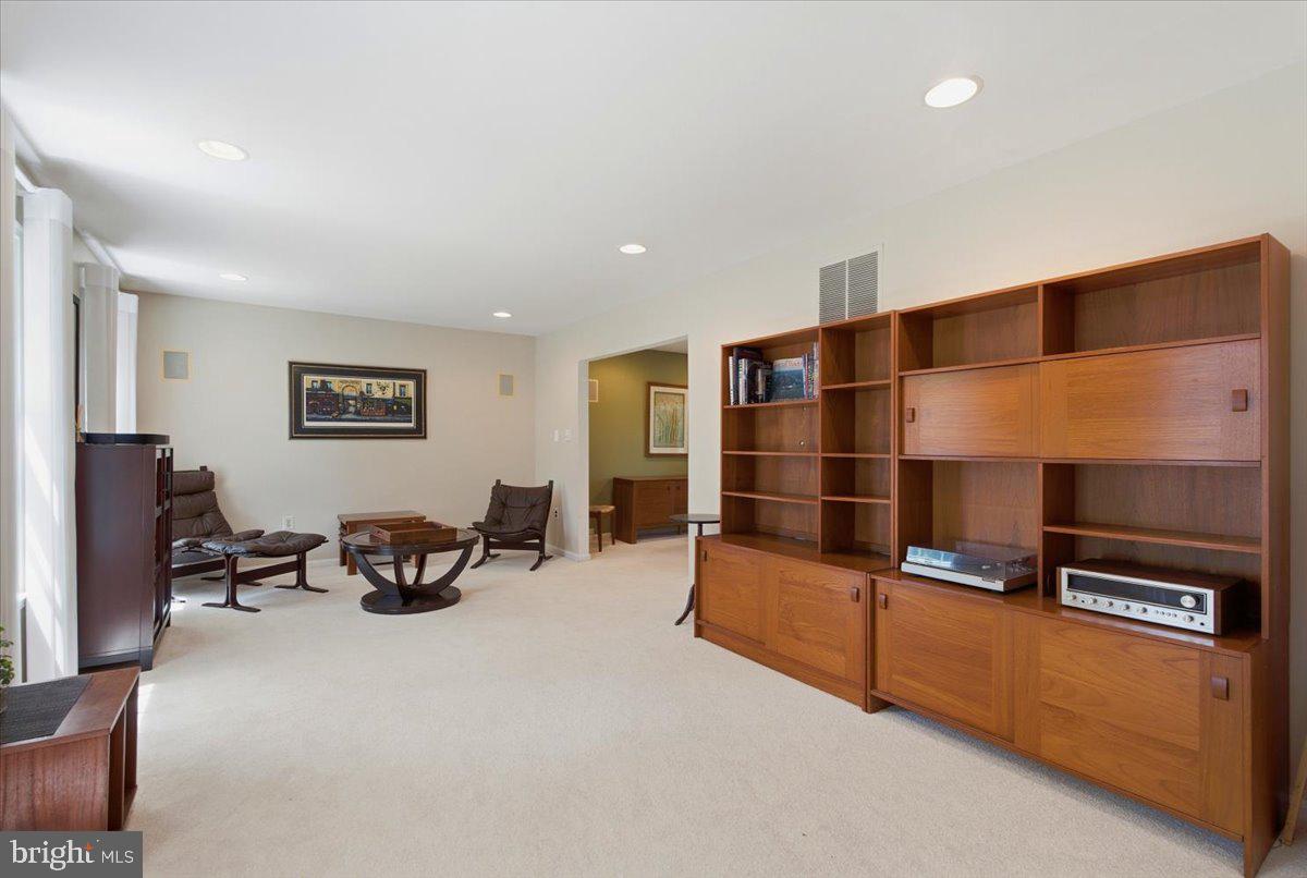 5803 Hall Street Burke, VA 22015 - Photo 28 of 77