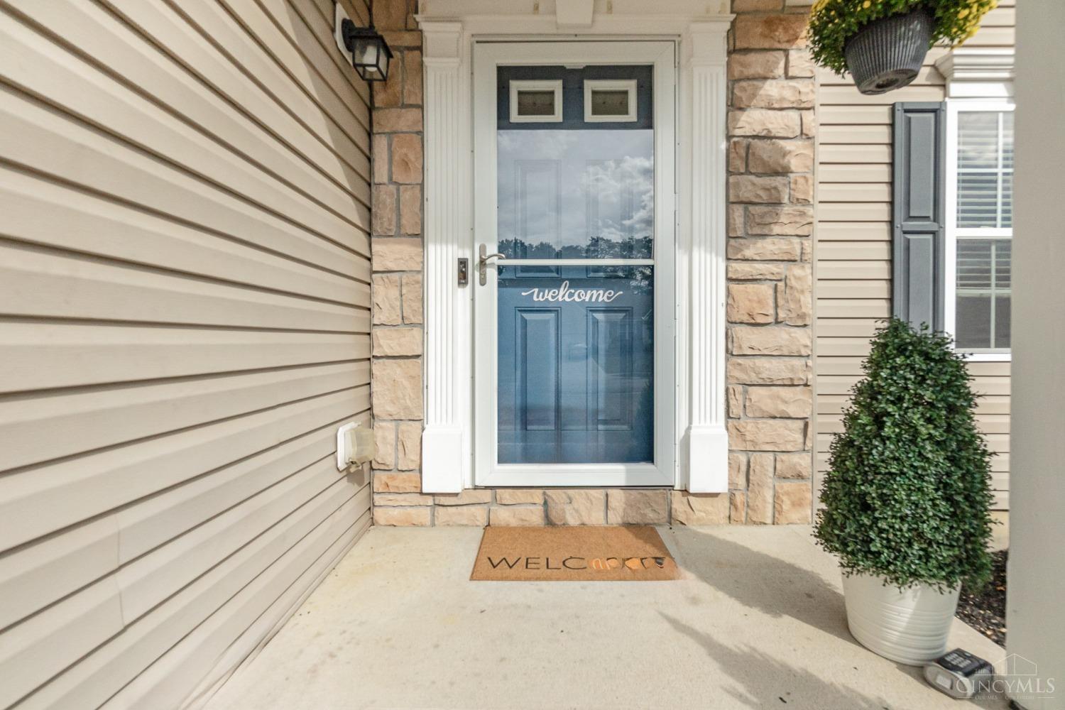 7318 Hunters Ridge Lane Cincinnati, OH 45247 - Photo 2 of 29 Gallery Image 2