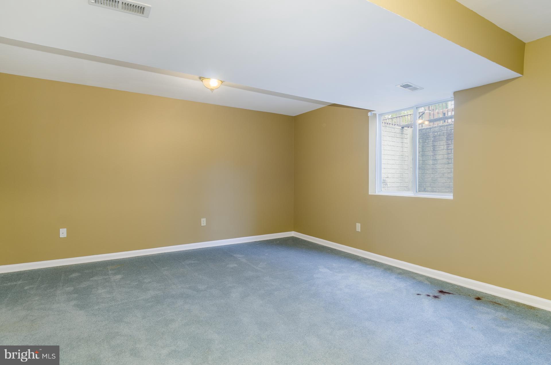 5 Maya Way Baltimore, MD 21237 - Photo 23 of 30 Family Room