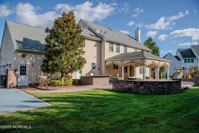 $1,350,000 | 3 Green Springs Way, Freehold, NJ 07728