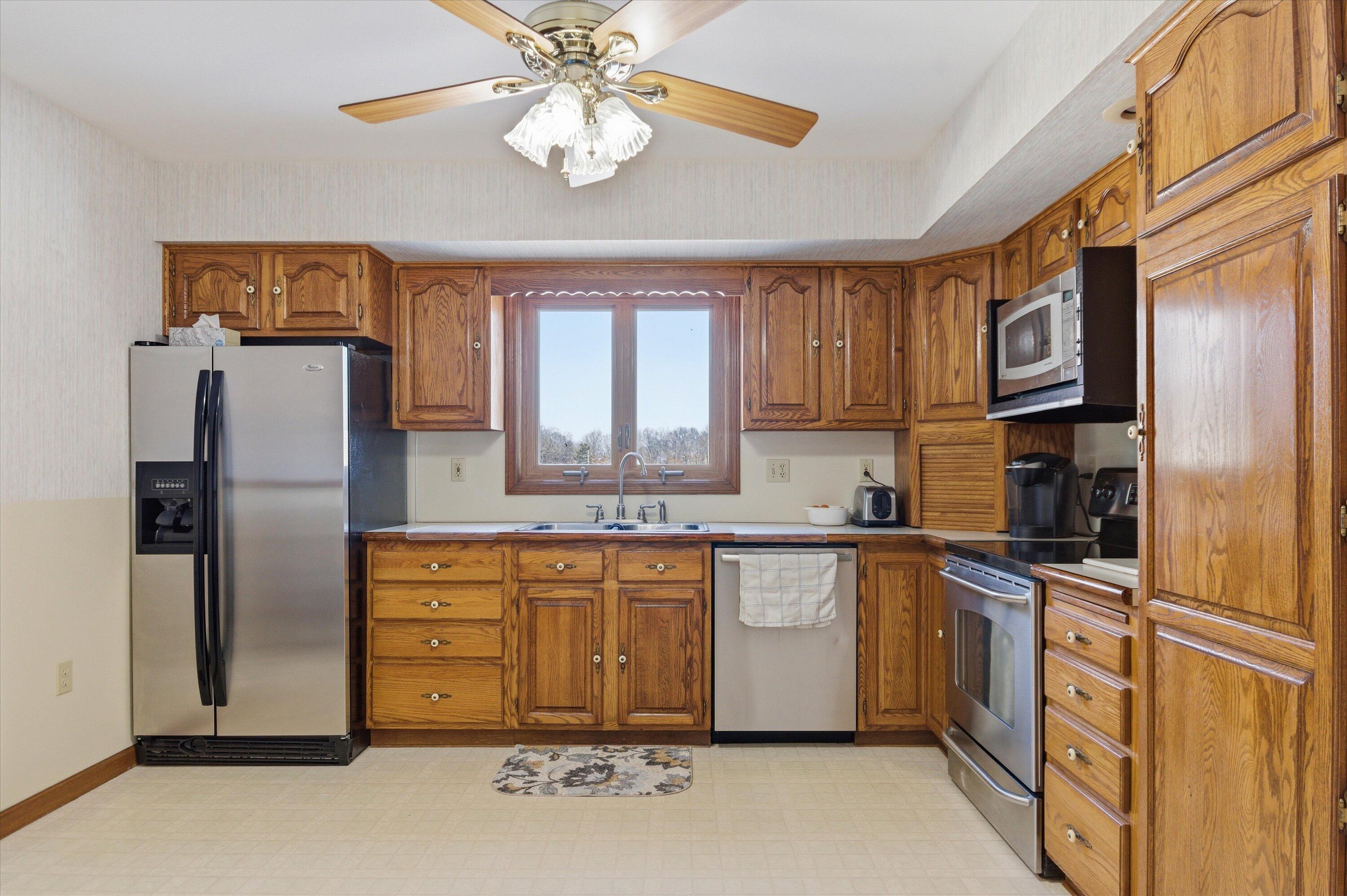 16551 Mi State Road Gregory, MI 48137 - Photo 8 of 46 11-11