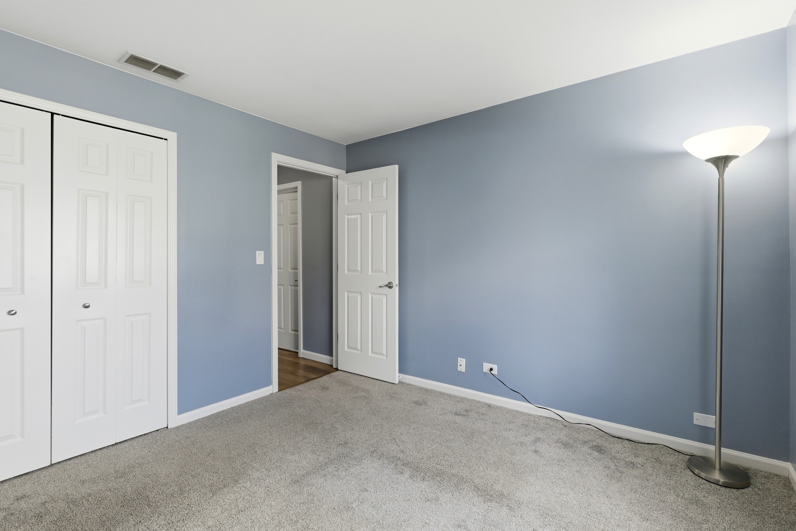 622 Zaininger Avenue, Unit A Naperville, IL 60563 - Photo 21 of 30 a view of an empty room