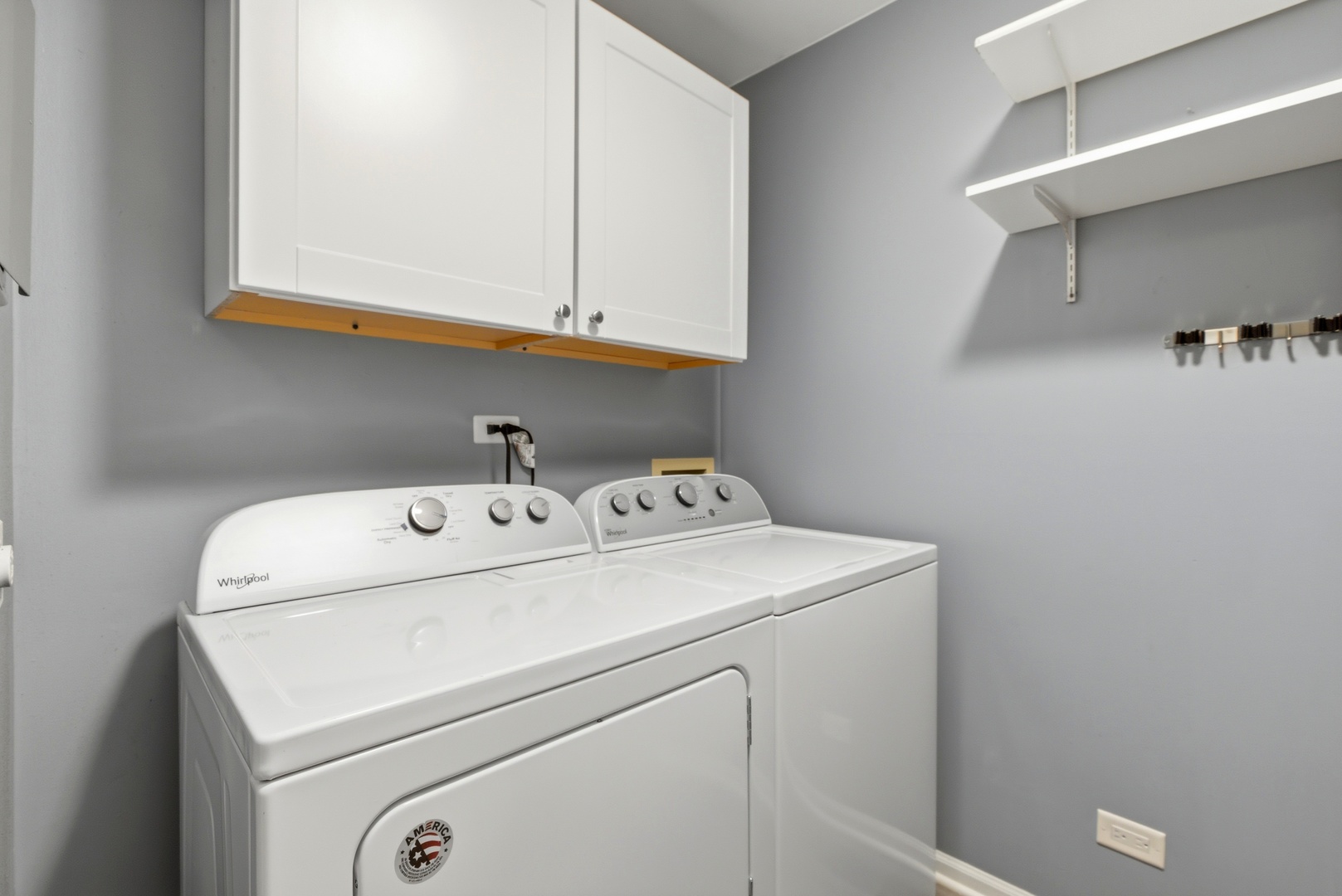 622 Zaininger Avenue, Unit A Naperville, IL 60563 - Photo 23 of 30 a utility room with dryer and washer