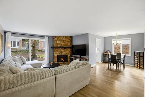 $299,900 | 622 Zaininger Avenue, Unit A, Naperville, IL 60563
