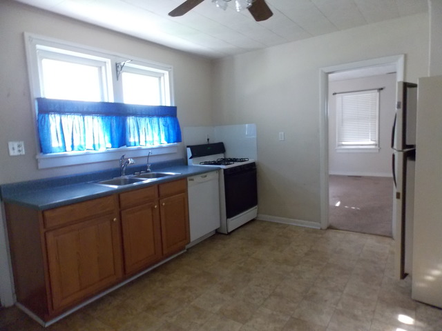 3431 Randolph Street Lansing, IL 60438 - Photo 7 of 19