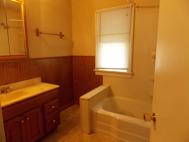 3431 Randolph Street Lansing, IL 60438 - Photo 8 of 19