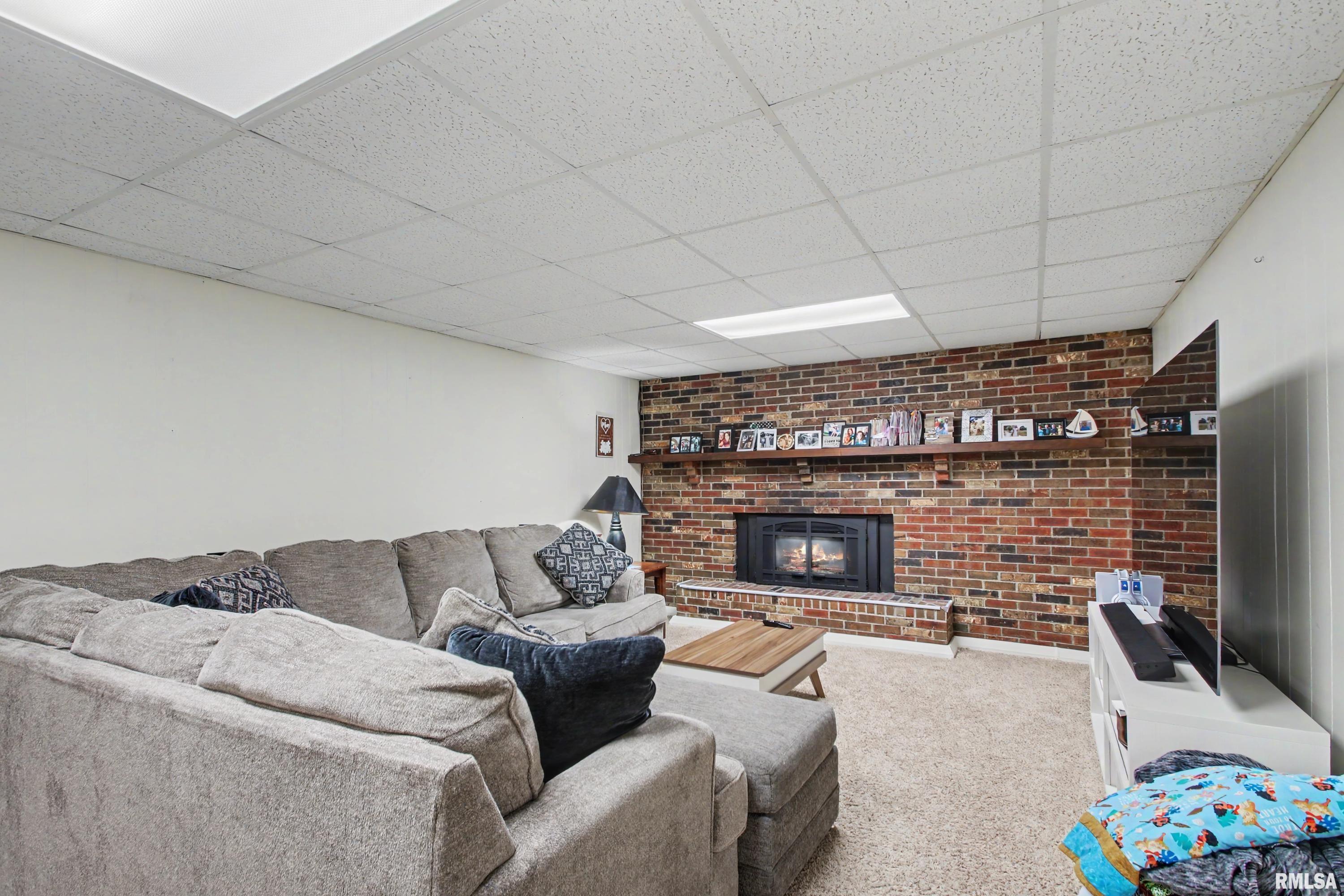 3820 Stonegate Road Quincy, IL 62305 - Photo 16 of 24 Gallery Image 16