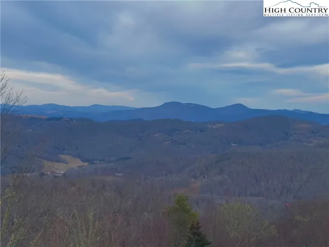 $164,000 | 110 Sugar Ski Drive, Unit 10702, Sugar Mountain, NC 28604